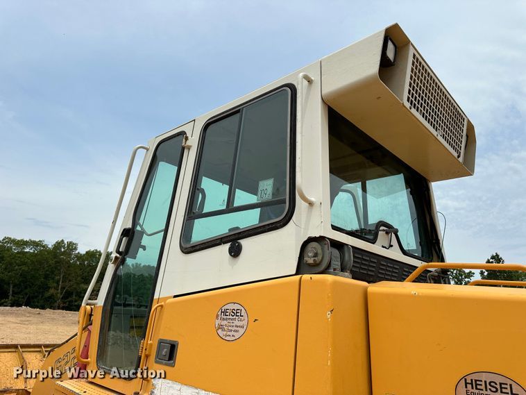 image for item JC9983 2005 Liebherr LR622B  track loader