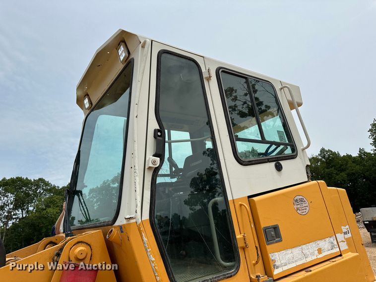 image for item JC9983 2005 Liebherr LR622B  track loader