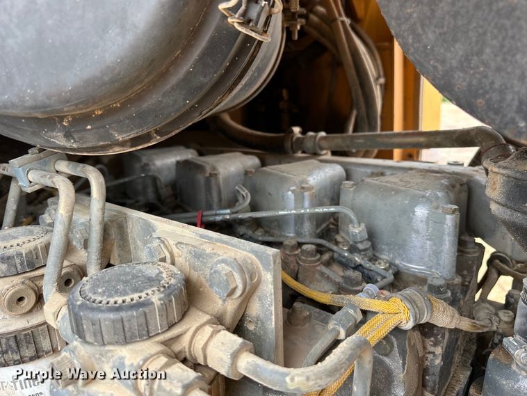 image for item JC9983 2005 Liebherr LR622B  track loader