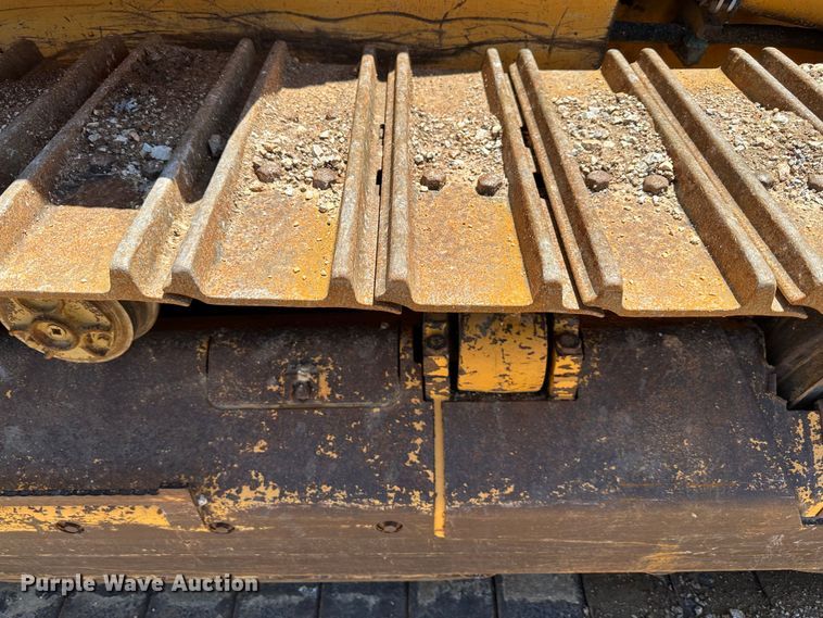 image for item JC9983 2005 Liebherr LR622B  track loader