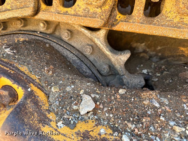 image for item JC9983 2005 Liebherr LR622B  track loader