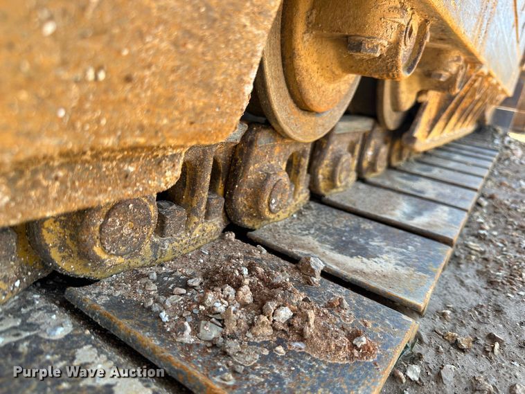 image for item JC9983 2005 Liebherr LR622B  track loader