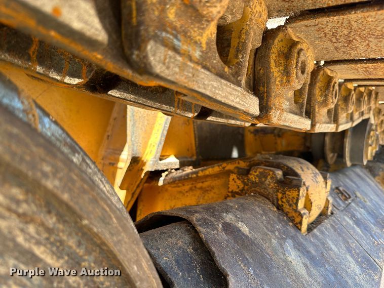 image for item JC9983 2005 Liebherr LR622B  track loader