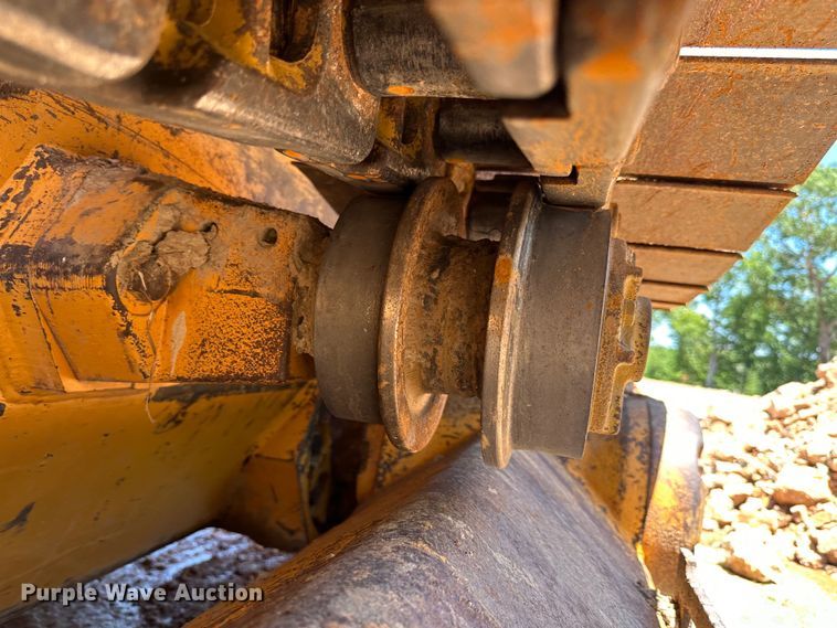 image for item JC9983 2005 Liebherr LR622B  track loader