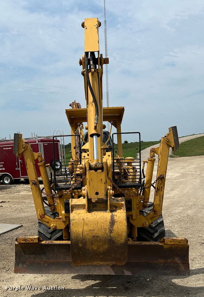 image for item JD9020 Vermeer M455  trencher