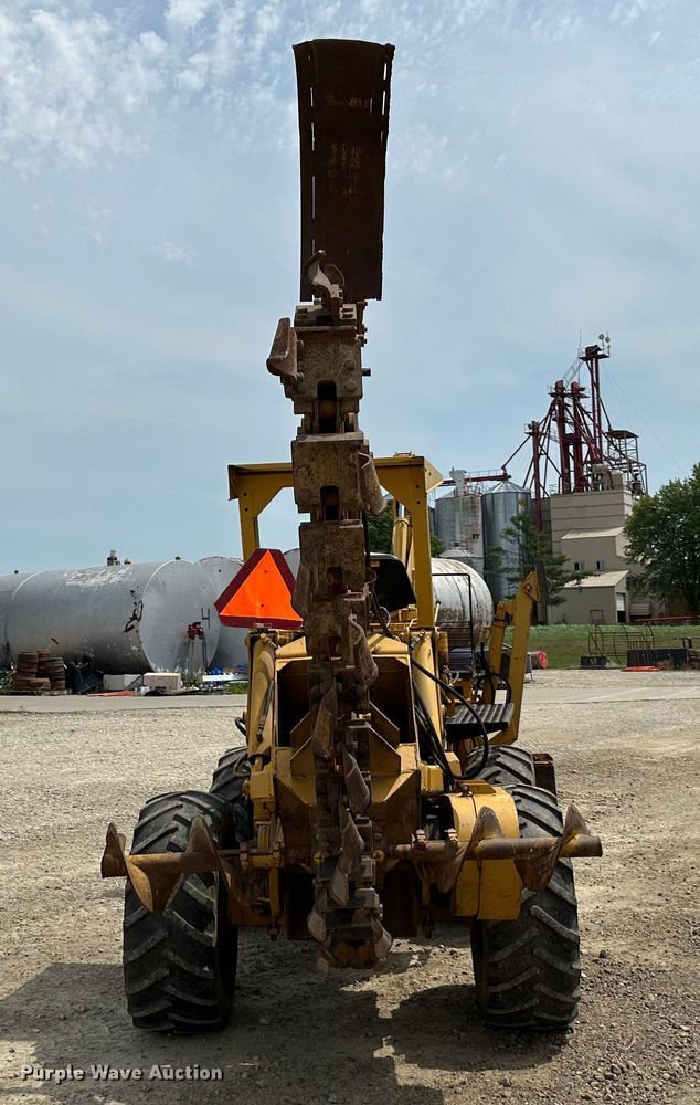image for item JD9020 Vermeer M455  trencher