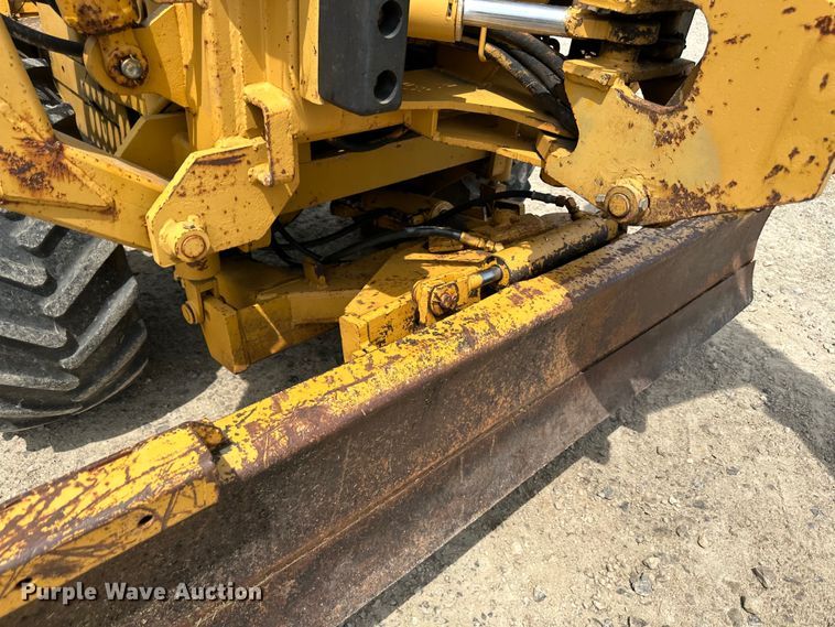 image for item JD9020 Vermeer M455  trencher