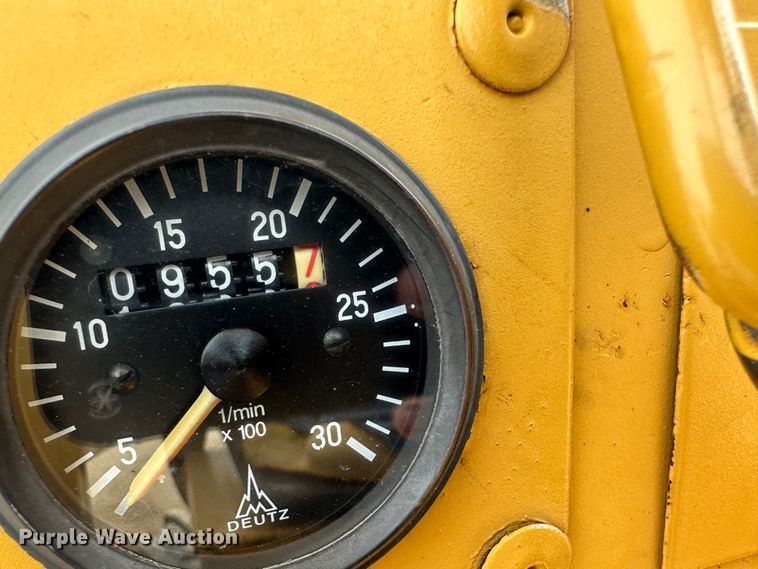 image for item JD9020 Vermeer M455  trencher