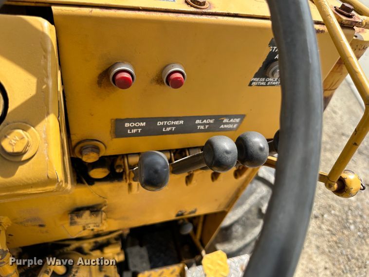 image for item JD9020 Vermeer M455  trencher