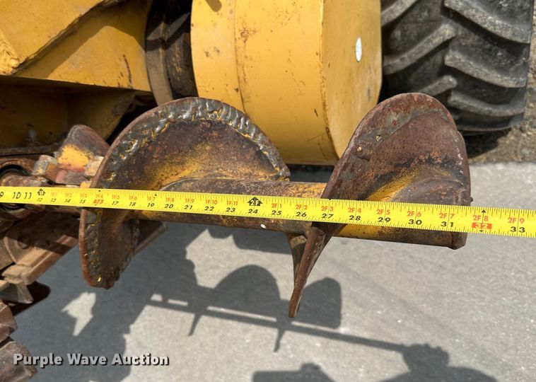 image for item JD9020 Vermeer M455  trencher