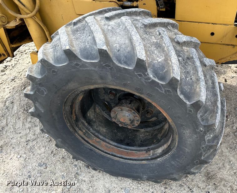 image for item JD9020 Vermeer M455  trencher