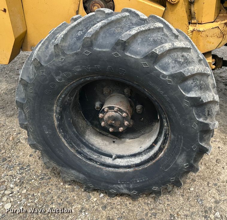 image for item JD9020 Vermeer M455  trencher