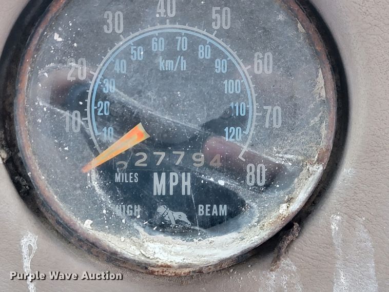 image for item JE9985 1982 Mack R688ST  water truck