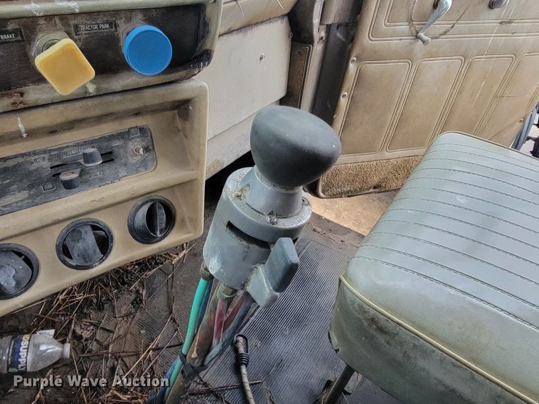 image for item JE9985 1982 Mack R688ST  water truck