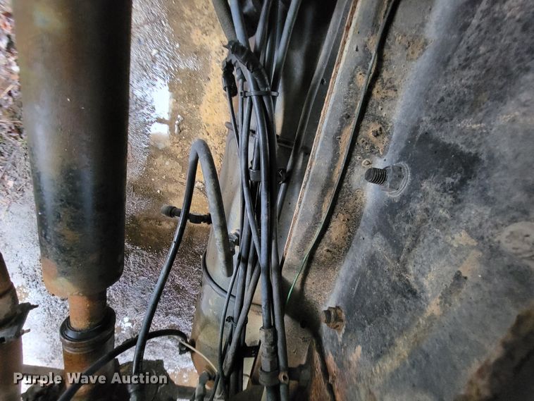 image for item JE9985 1982 Mack R688ST  water truck