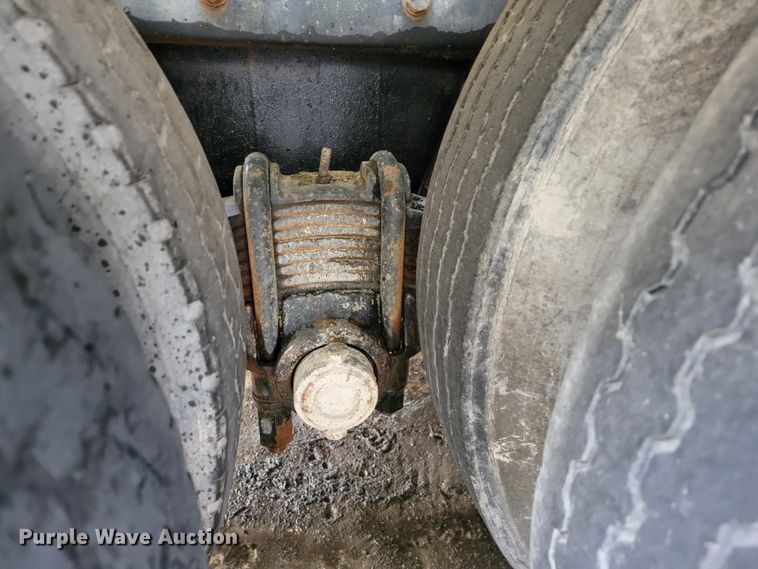 image for item JE9985 1982 Mack R688ST  water truck