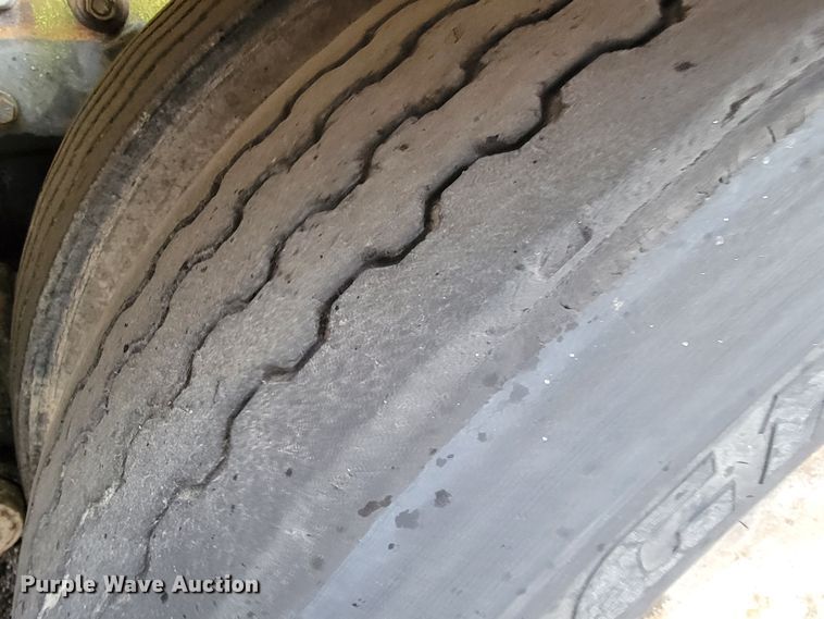 image for item JE9985 1982 Mack R688ST  water truck