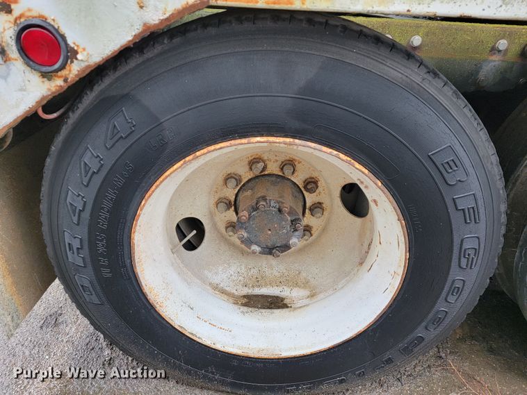 image for item JE9985 1982 Mack R688ST  water truck