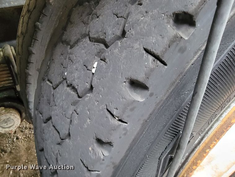 image for item JE9985 1982 Mack R688ST  water truck