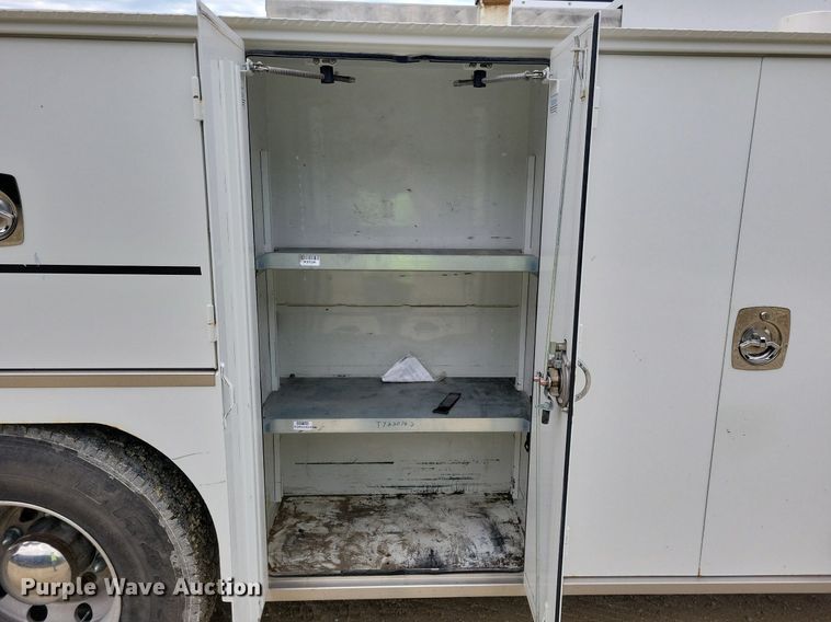 image for item JO9284 2014 Kenworth T370  utility / service truck