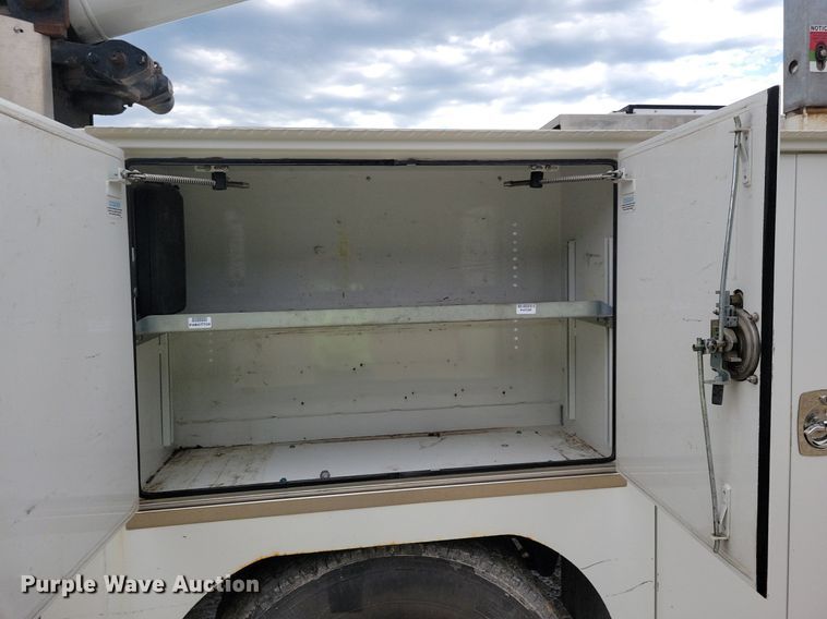 image for item JO9284 2014 Kenworth T370  utility / service truck