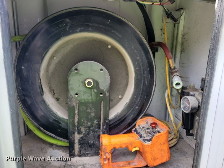 image for item JO9284 2014 Kenworth T370  utility / service truck