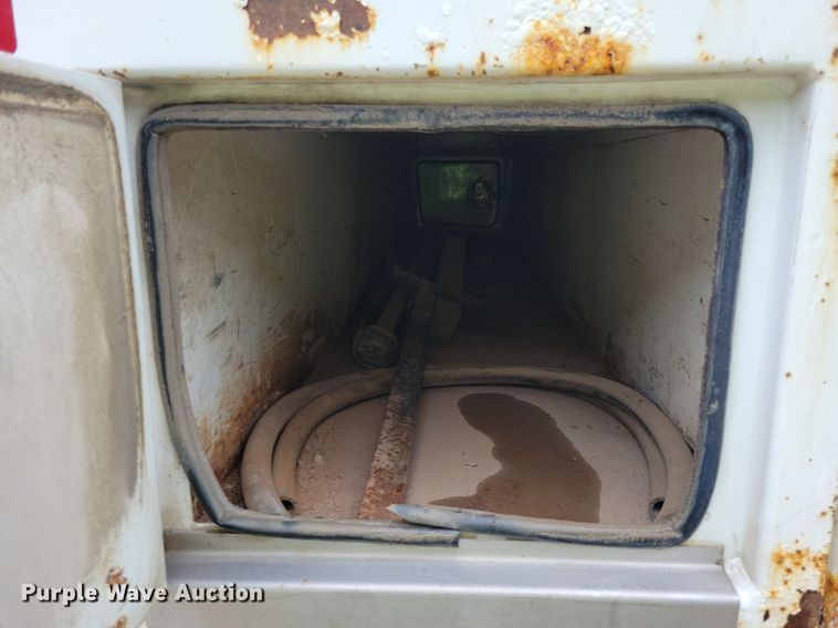 image for item JO9284 2014 Kenworth T370  utility / service truck