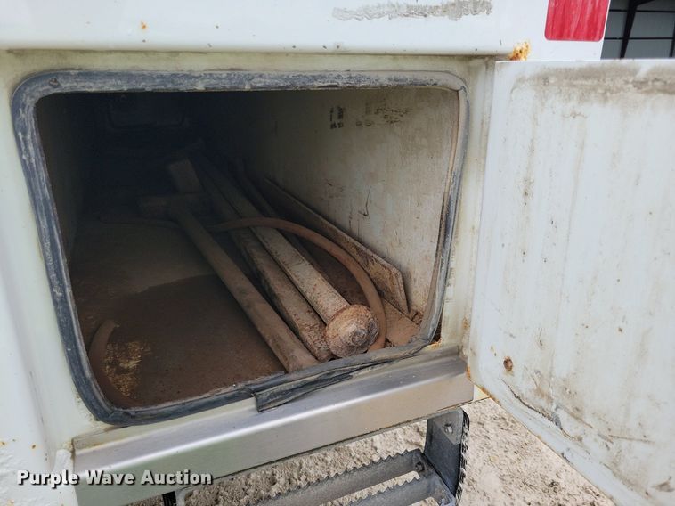 image for item JO9284 2014 Kenworth T370  utility / service truck