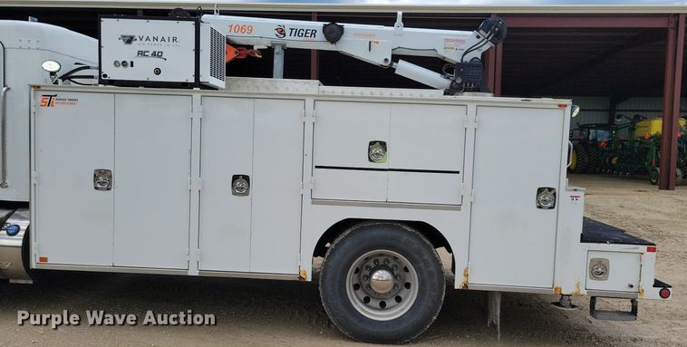 image for item JO9284 2014 Kenworth T370  utility / service truck