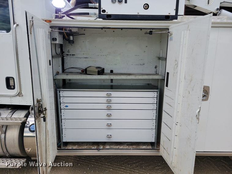 image for item JO9284 2014 Kenworth T370  utility / service truck