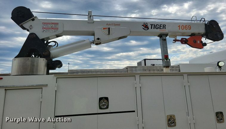 image for item JO9284 2014 Kenworth T370  utility / service truck