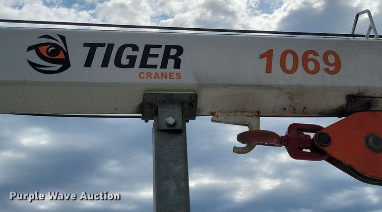 image for item JO9284 2014 Kenworth T370  utility / service truck