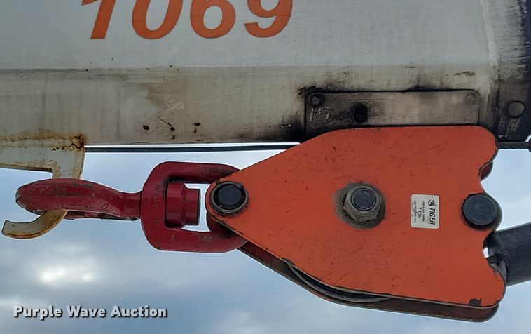 image for item JO9284 2014 Kenworth T370  utility / service truck