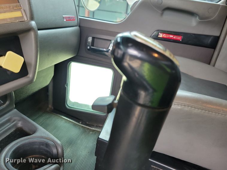 image for item JO9284 2014 Kenworth T370  utility / service truck