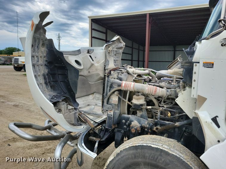 image for item JO9284 2014 Kenworth T370  utility / service truck