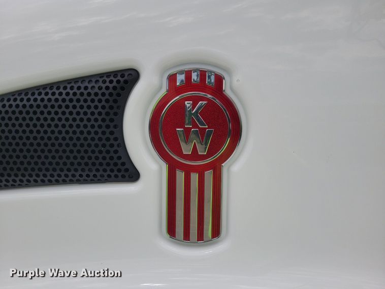 image for item JO9284 2014 Kenworth T370  utility / service truck