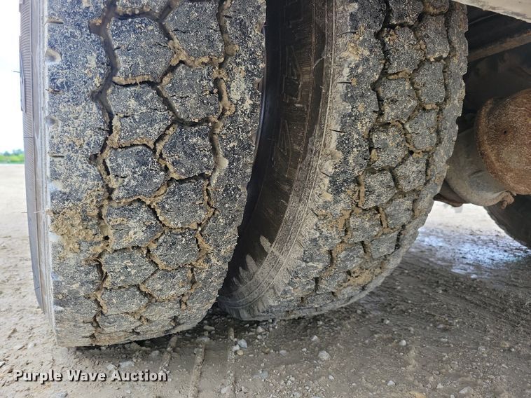 image for item JO9284 2014 Kenworth T370  utility / service truck