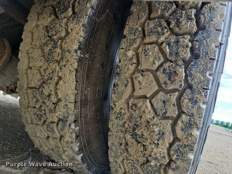 image for item JO9284 2014 Kenworth T370  utility / service truck