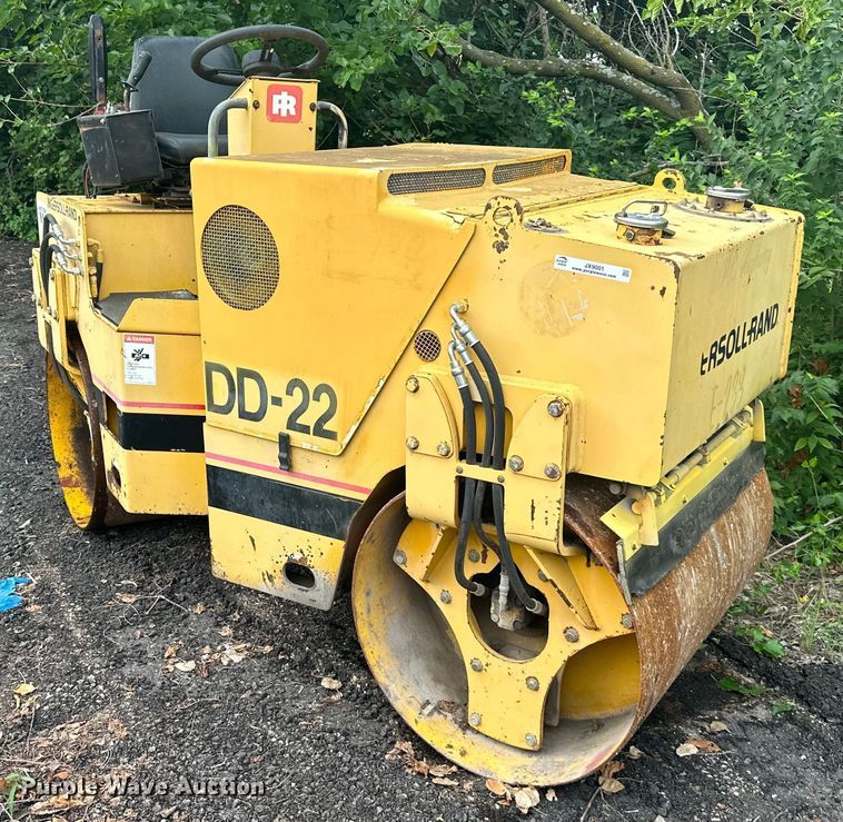 image for item JX9001 1993 Ingersoll Rand DD22  double drum vibratory roller