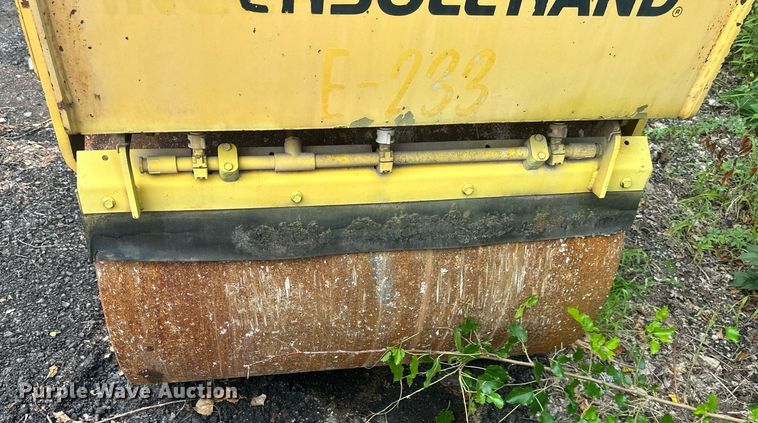 image for item JX9001 1993 Ingersoll Rand DD22  double drum vibratory roller