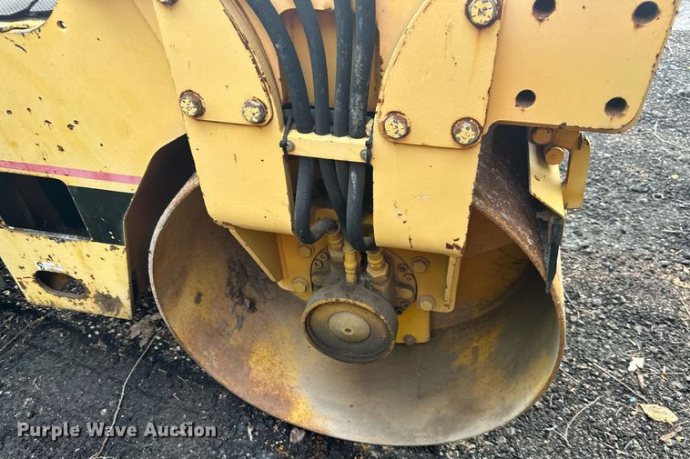 image for item JX9001 1993 Ingersoll Rand DD22  double drum vibratory roller