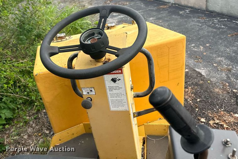 image for item JX9001 1993 Ingersoll Rand DD22  double drum vibratory roller