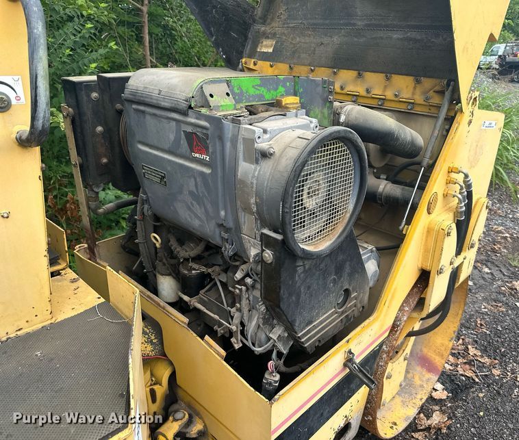 image for item JX9001 1993 Ingersoll Rand DD22  double drum vibratory roller