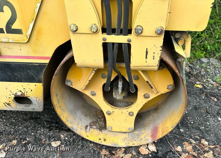 image for item JX9001 1993 Ingersoll Rand DD22  double drum vibratory roller