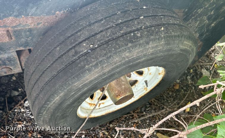 image for item JX9002 2001 Dressen Custom  utility trailer