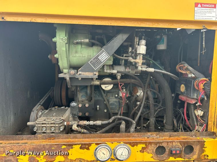 image for item KW9166 2014 Vermeer VX100XT-800AIR  vacuum excavator