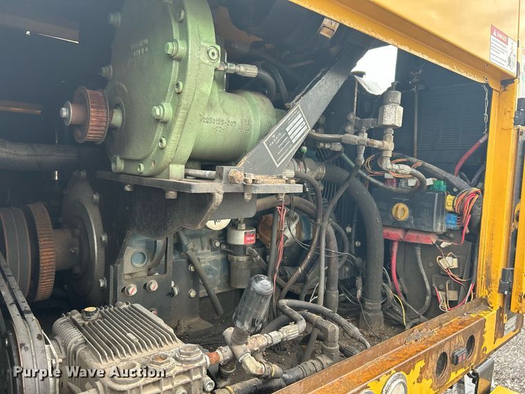 image for item KW9166 2014 Vermeer VX100XT-800AIR  vacuum excavator