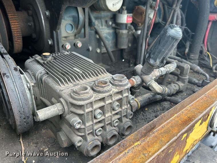 image for item KW9166 2014 Vermeer VX100XT-800AIR  vacuum excavator