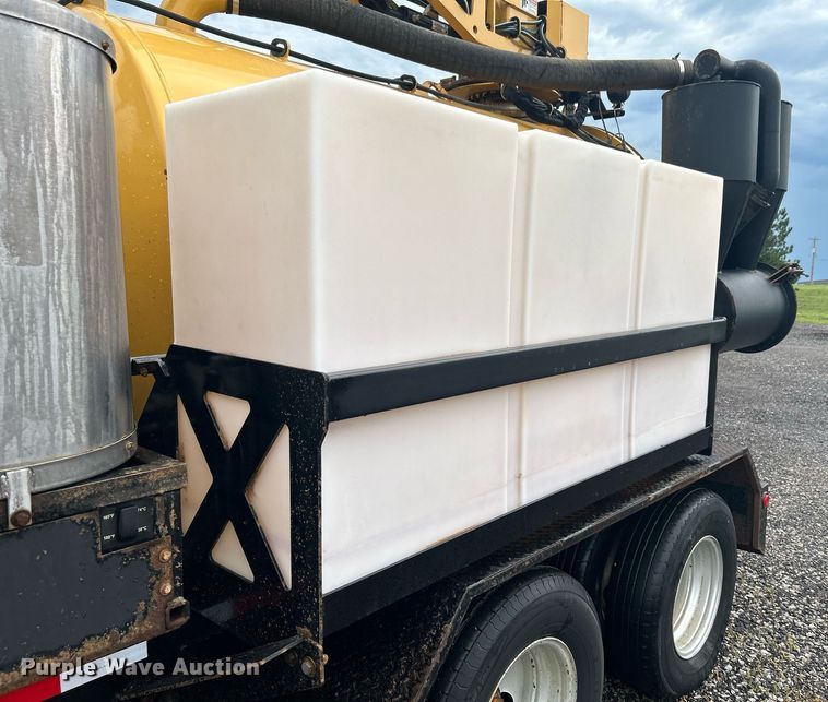 image for item KW9166 2014 Vermeer VX100XT-800AIR  vacuum excavator