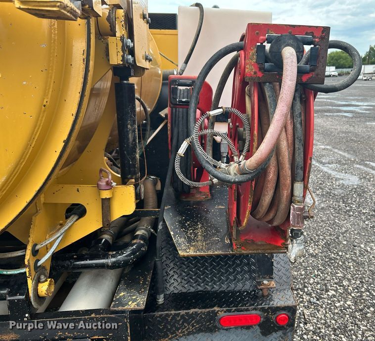 image for item KW9166 2014 Vermeer VX100XT-800AIR  vacuum excavator